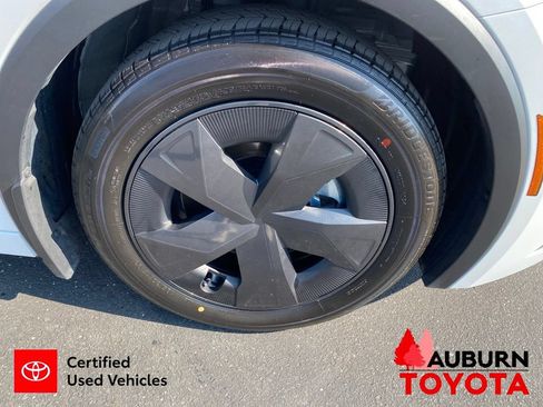 Certified 2026 Toyota Prius Plug-In Hybrid FWD image 10