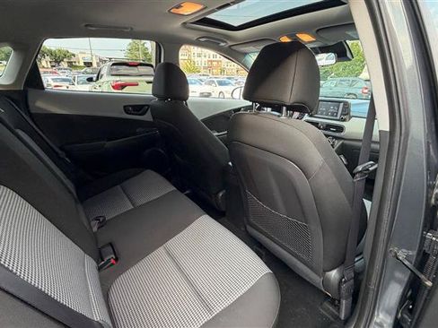 Used 2018 Hyundai Kona SEL w/ SEL Tech Package 02 FWD image 18