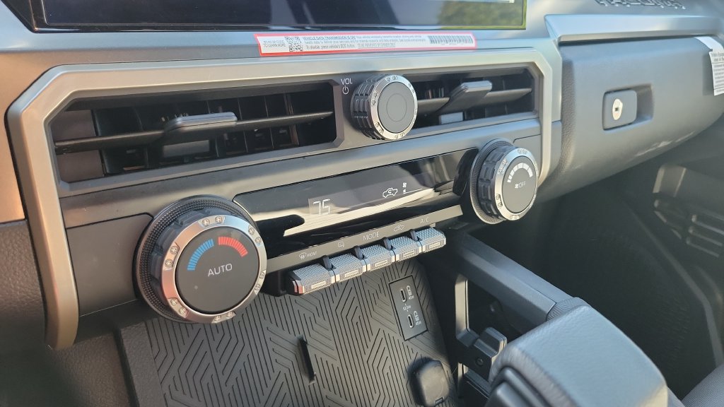 Certified 2025 Toyota Tacoma TRD Sport RWD image 18