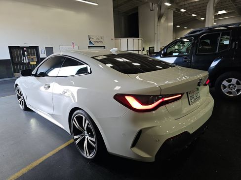 Used 2021 BMW 430i Coupe w/ M Sport Package RWD image 2
