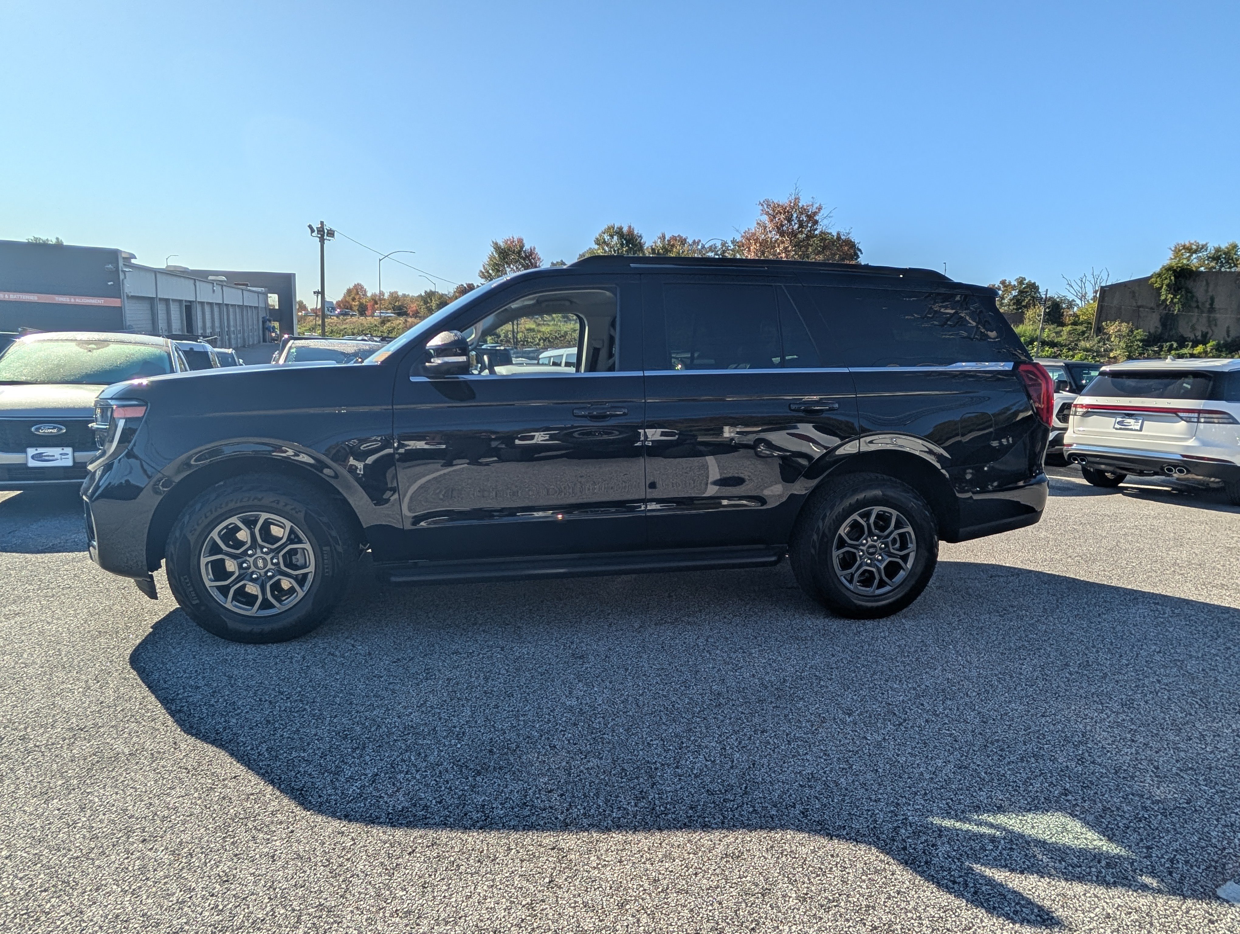 Certified 2026 Ford Expedition Active AWD/4WD image 3