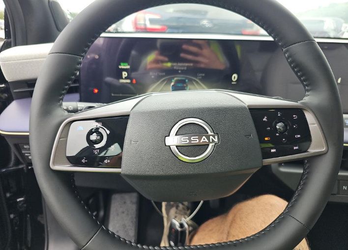 Certified 2026 Nissan Leaf SV+ FWD image 8