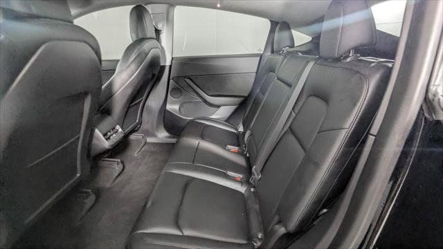 Used 2021 Tesla Model Y Long Range AWD/4WD image 17