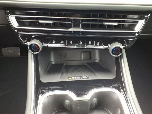 New 2026 Chevrolet Traverse LT w/ Enhanced Driving Package FWD image 23