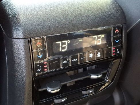 Used 2023 Jeep Grand Cherokee Overland w/ Luxury Tech Group IV AWD/4WD image 11