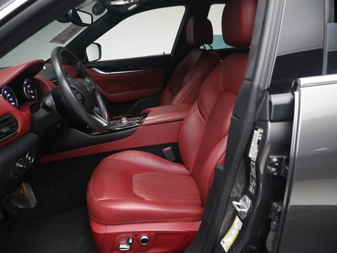 Certified 2022 Maserati Levante GT AWD/4WD image 14