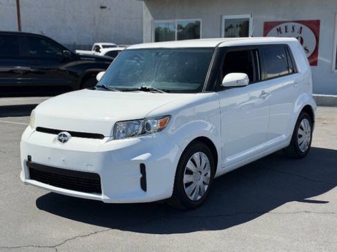 Used 2012 Scion xB FWD image 6