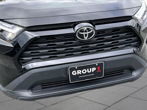 Used 2023 Toyota RAV4 LE AWD/4WD image 29