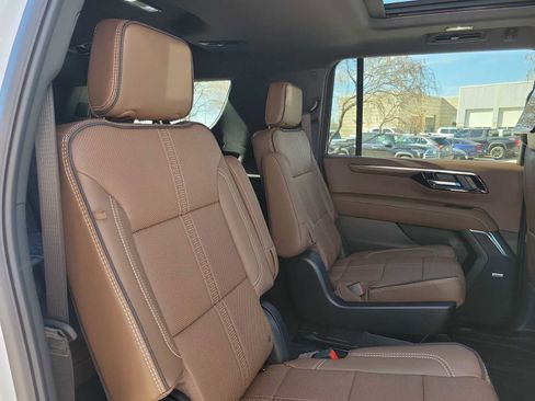 New 2026 Chevrolet Suburban High Country image 17