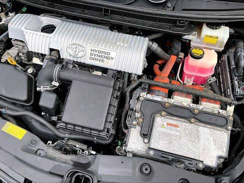 Used 2010 Toyota Prius Five image 28