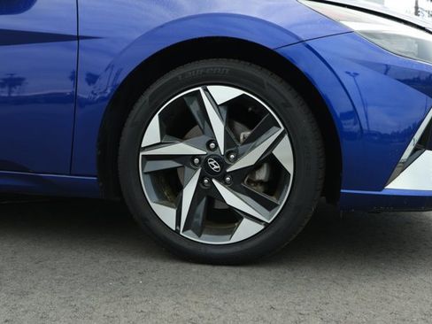 Used 2021 Hyundai Elantra SEL w/ Convenience + Premium Package image 5