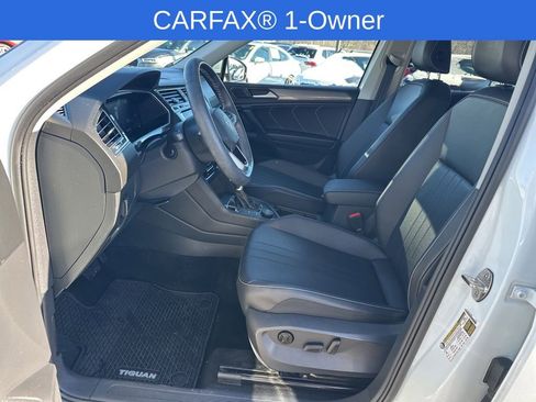 Used 2023 Volkswagen Tiguan SE image 14