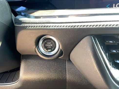 Used 2025 Chevrolet Tahoe Premier image 18