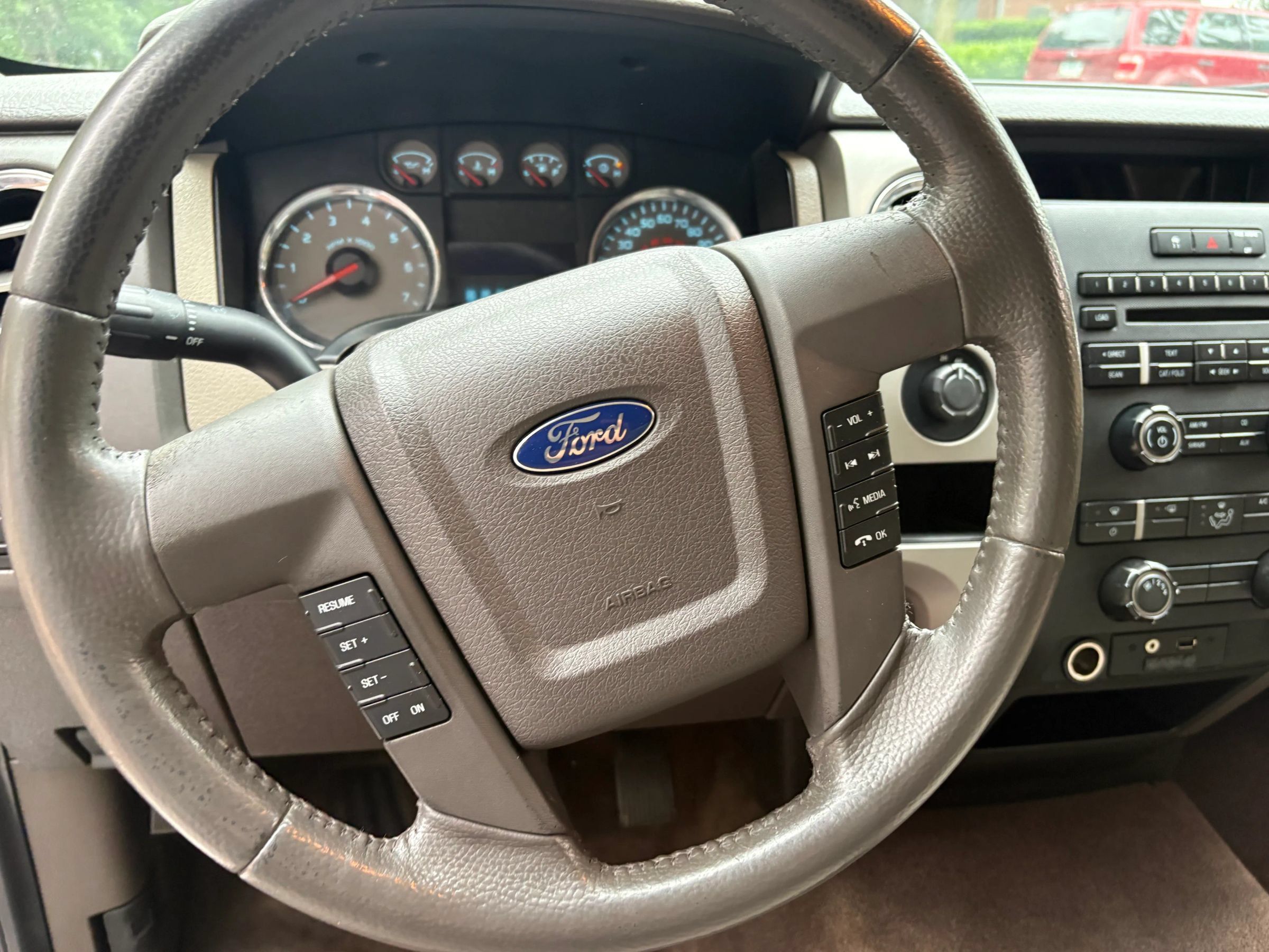 Used 2010 Ford F150 XLT AWD/4WD image 13