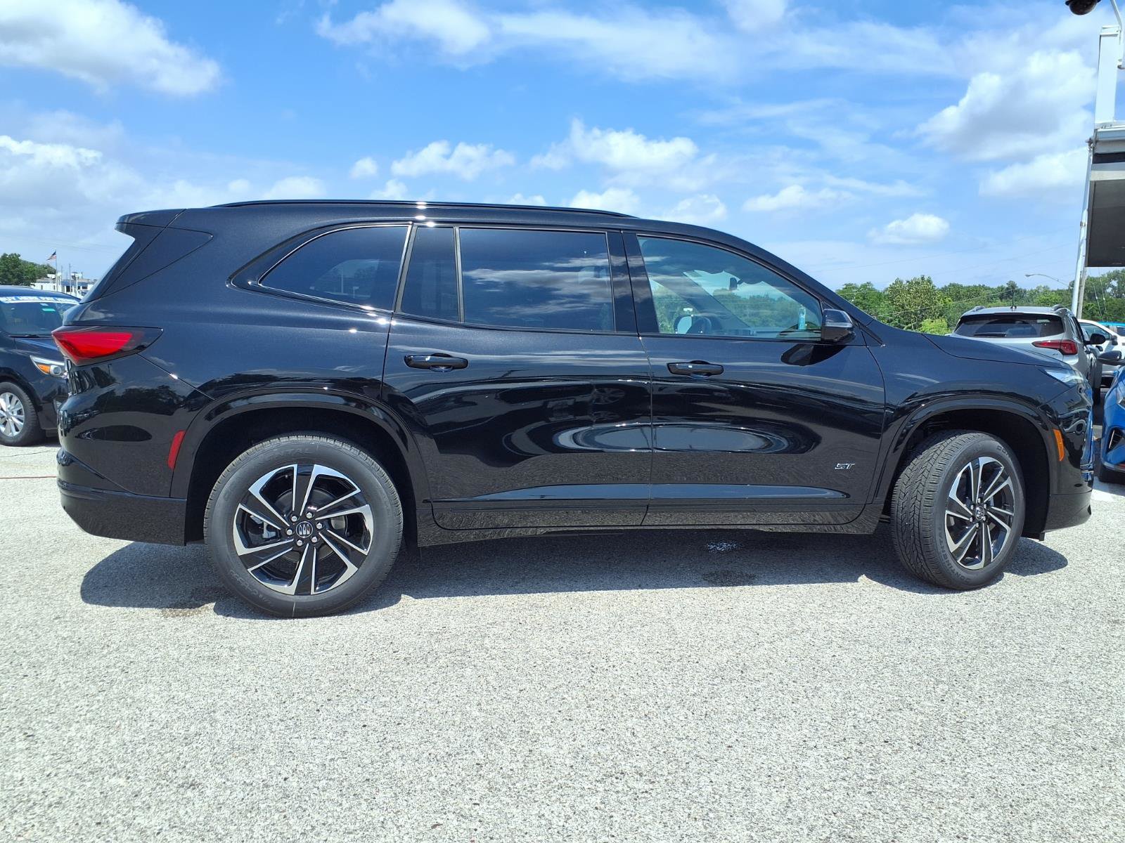 New 2027 Buick Enclave Sport Touring w/ Power Package FWD image 22