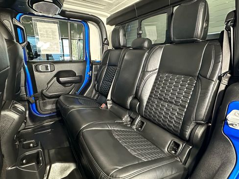 Used 2021 Jeep Gladiator Rubicon w/ Cold Weather Group image 21