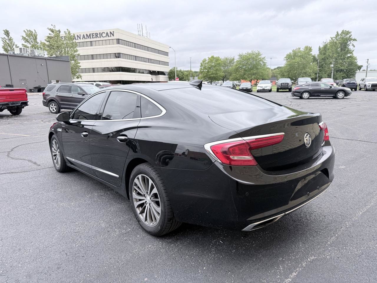 Used 2019 Buick LaCrosse Essence w/ Sun and Shade Package AWD/4WD image 3