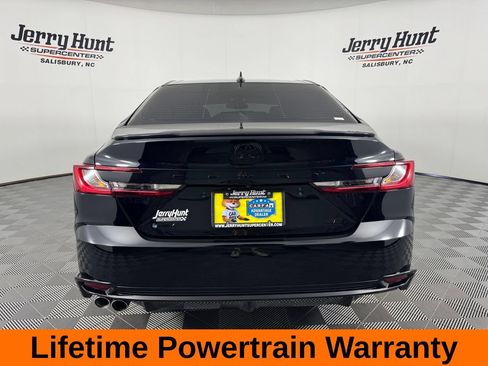 Used 2026 Toyota Camry Hybrid FWD image 8