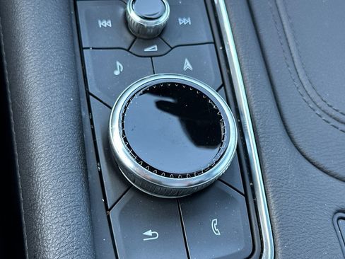 Used 2025 Cadillac XT5 Premium Luxury image 32