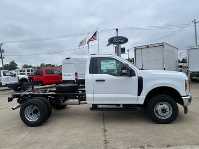 New 2027 Ford F350 XL w/ XL Chrome Package