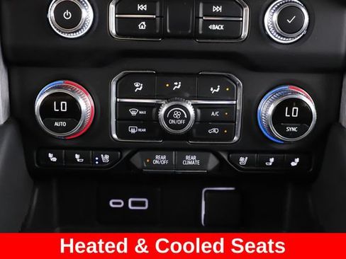 Used 2024 GMC Yukon XL SLT w/ SLT Luxury Package AWD/4WD image 4