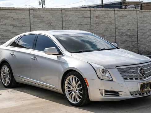 Used 2015 Cadillac XTS Platinum AWD/4WD image 4