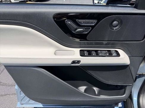 Used 2025 Lincoln Aviator AWD w/ Equipment Group 101A image 17