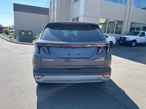 Certified 2025 Hyundai Tucson Limited AWD/4WD image 3