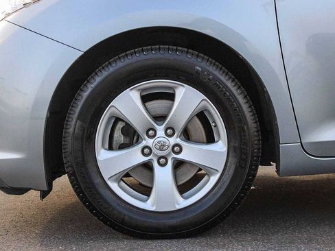 Used 2013 Toyota Sienna LE image 9