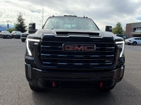 Used 2024 GMC Sierra 2500 AT4 w/ Technology Package AWD/4WD image 2