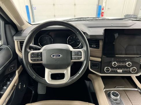 Used 2023 Ford Expedition Limited image 11