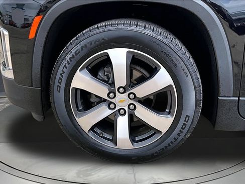Used 2023 Chevrolet Traverse LT w/ LT Premium Package AWD/4WD image 37