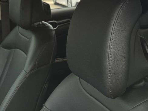 Used 2024 Kia Sportage EX FWD image 33