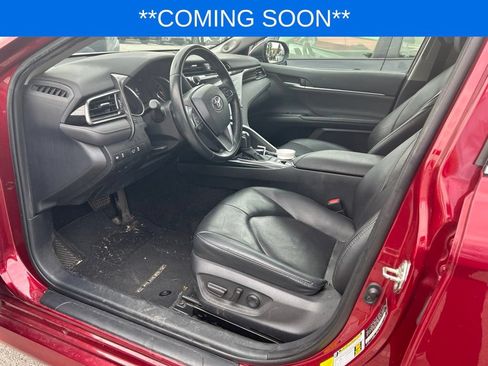 Used 2020 Toyota Camry XLE w/ Navigation Package FWD image 7