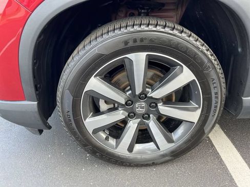 Used 2025 Honda Pilot Touring image 8