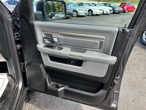 Used 2016 RAM 1500 Classic SLT image 28