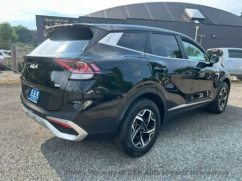 Used 2024 Kia Sportage LX AWD/4WD image 8