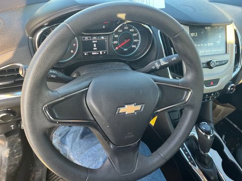 Used 2017 Chevrolet Cruze LS image 10