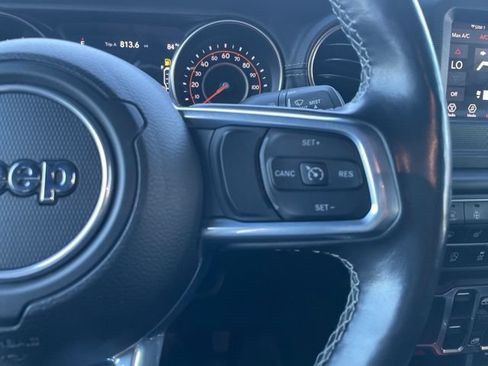 Used 2021 Jeep Wrangler Unlimited Sahara w/ LED Lighting Group AWD/4WD image 15