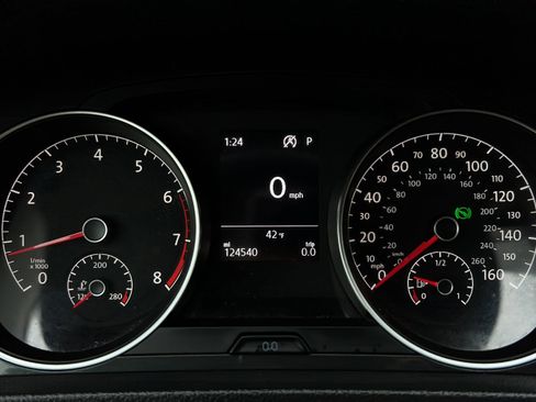 Used 2019 Volkswagen Golf S image 21