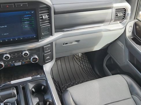 Used 2022 Ford F150 Lariat image 6