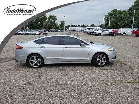 Used 2014 Ford Fusion SE w/ Equipment Group 201A FWD image 1
