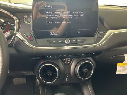 New 2026 Chevrolet Blazer LT w/ Convenience Package FWD image 17