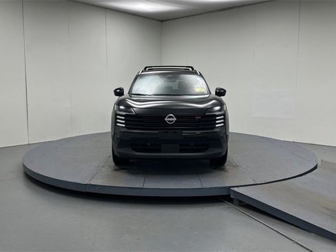 New 2026 Nissan Kicks SR w/ Cold Weather Package image 2