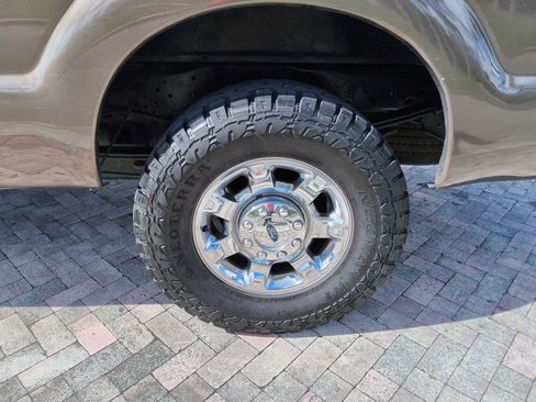 Used 2015 Ford F250 XLT w/ XLT Premium Package image 43