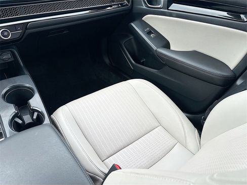 Used 2024 Honda Civic Touring image 25
