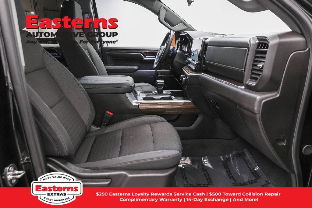 Used 2024 Chevrolet Silverado 1500 RST w/ Z71 Off-Road Package AWD/4WD image 28