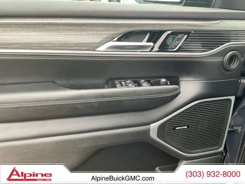 Used 2024 Jeep Wagoneer L Series III w/ Flexible Seating Group image 17