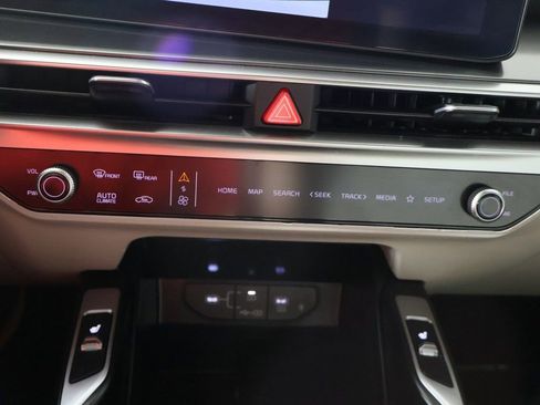 Used 2025 Kia Sorento S w/ Panoramic Sunroof Package FWD image 50