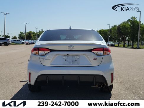 Used 2023 Toyota Corolla SE w/ SE Premium Package FWD image 5